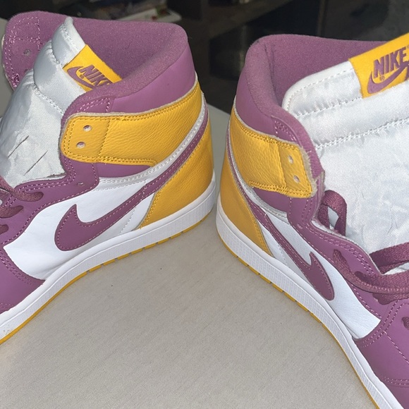 Air Jordan 1 Retro High OG " BROTHERHOOD" - Picture 8 of 12